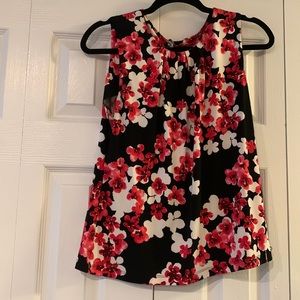 Calvin Klein dressy shell w/cherry blossom print in Petite Large. LOOKS NEW!